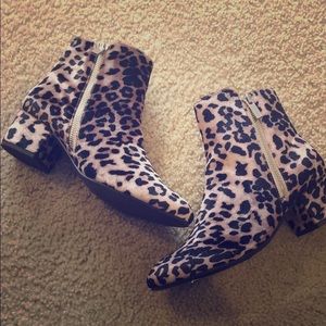 Jaclyn Smith cheetah booties